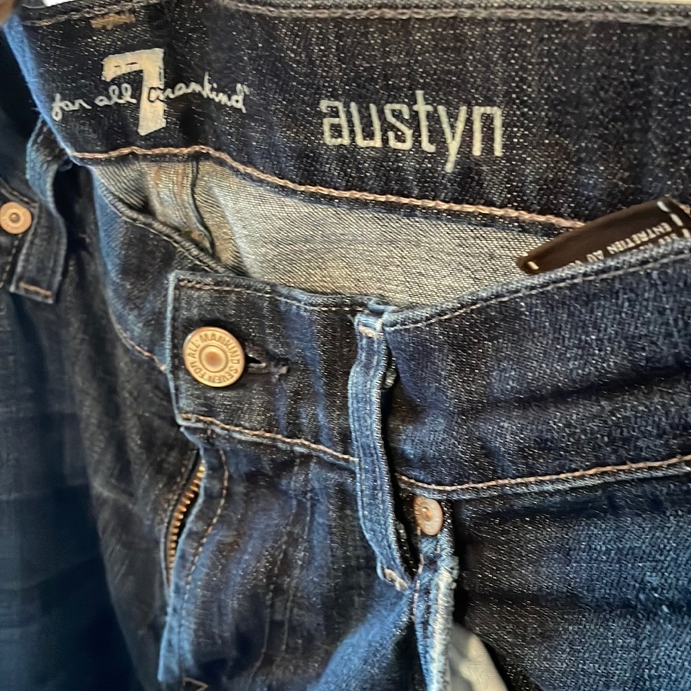 7 for all Mankind Austyn style size 31 mens pre owned and worn.